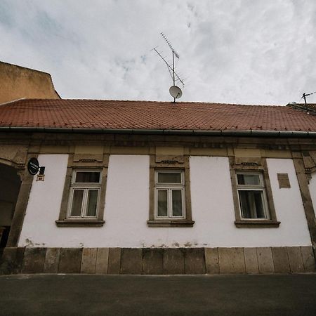 Plitzner Belvarosi Apartmanhaz Eger Exterior photo