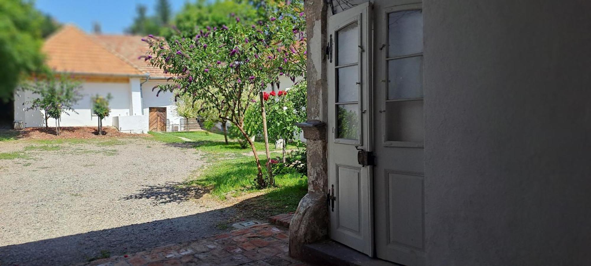 Plitzner Belvarosi Apartmanhaz Eger Exterior photo