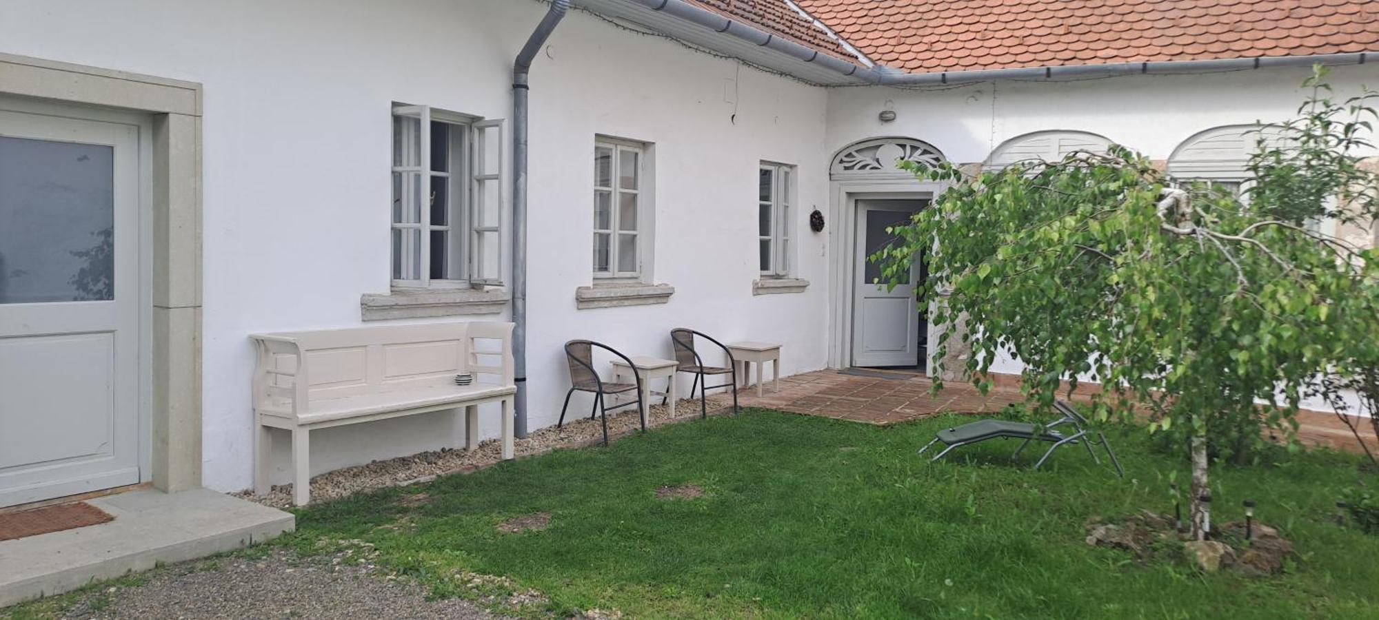 Plitzner Belvarosi Apartmanhaz Eger Exterior photo