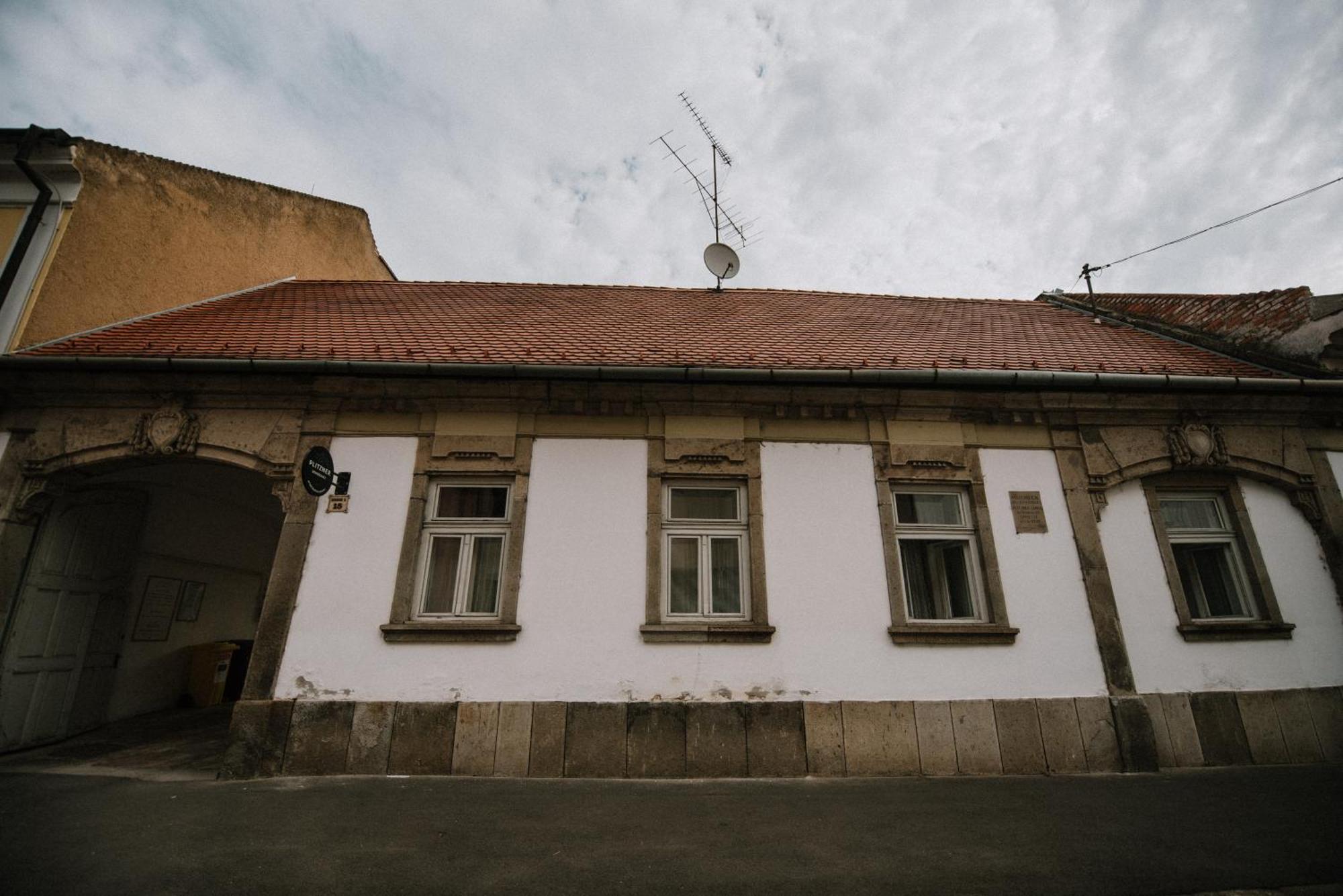 Plitzner Belvarosi Apartmanhaz Eger Exterior photo